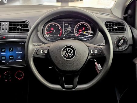 2026-Volkswagen-Polo-Vivo-14-Life_10