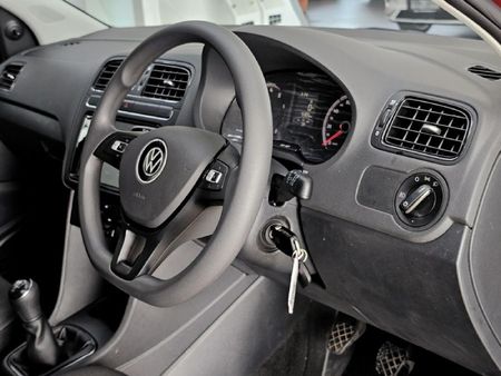 2026-Volkswagen-Polo-Vivo-14-Life_15