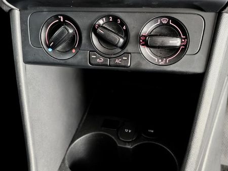2026-Volkswagen-Polo-Vivo-14-Life_22
