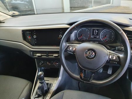 2021-Volkswagen-Polo-10-TSI-Comfortline_10