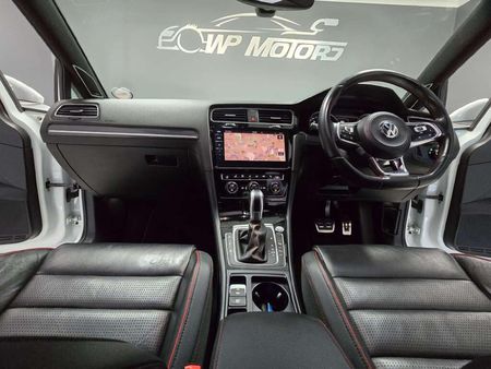 2019-Volkswagen-Golf-VII-GTI-20-TSI-Auto_11