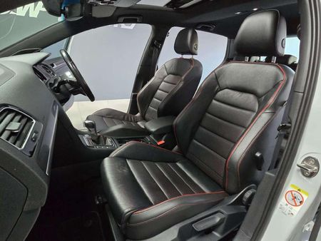 2019-Volkswagen-Golf-VII-GTI-20-TSI-Auto_12