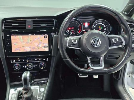2019-Volkswagen-Golf-VII-GTI-20-TSI-Auto_14