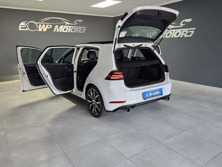 2019-Volkswagen-Golf-VII-GTI-20-TSI-Auto_7