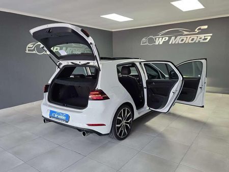 2019-Volkswagen-Golf-VII-GTI-20-TSI-Auto_8
