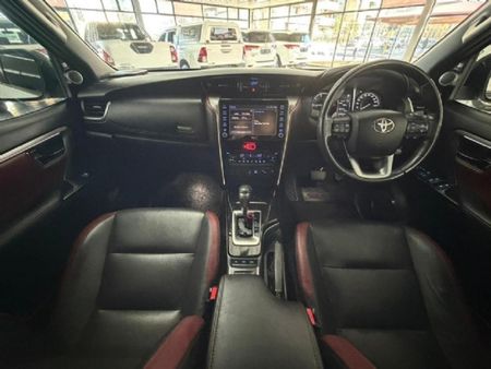 2023-Toyota-Fortuner-28-GD-6-4x4-VX-Auto_9