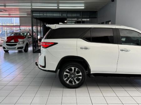 2023-Toyota-Fortuner-28-GD-6-4x4-VX-Auto_25