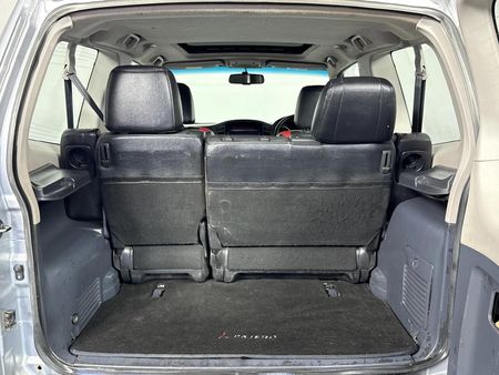 2012-Mitsubishi-Pajero-32-Di-Dc-GLS-SWB-Auto_9