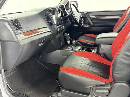 2012-Mitsubishi-Pajero-32-Di-Dc-GLS-SWB-Auto_6