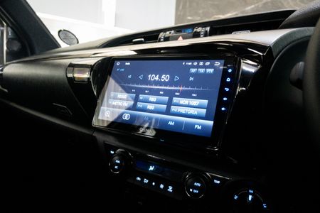 2025-Toyota-Hilux-28-GD-6-Raised-Body-Legend-4x4-Auto-Double-Cab_14