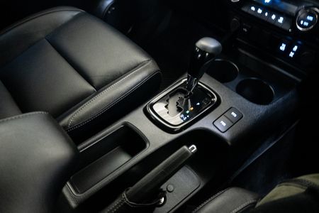 2025-Toyota-Hilux-28-GD-6-Raised-Body-Legend-4x4-Auto-Double-Cab_15