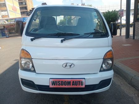 2010-Hyundai-H100-Bakkie-26i-D_1