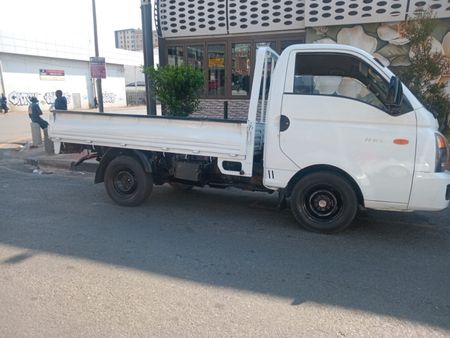 2010-Hyundai-H100-Bakkie-26i-D_3