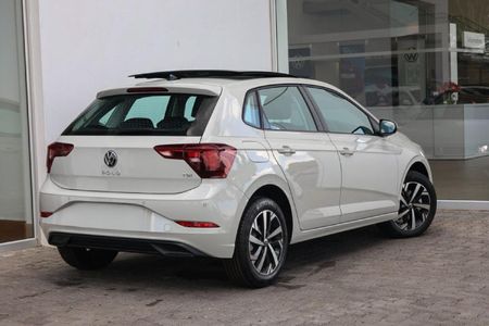 2026-Volkswagen-Polo-10-TSI-Life-Auto-DSG_12