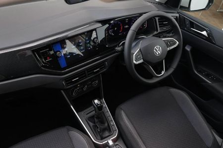 2026-Volkswagen-Polo-10-TSI-Life-Auto-DSG_15