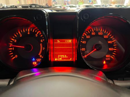 2022-Suzuki-Jimny-15-GLX_9