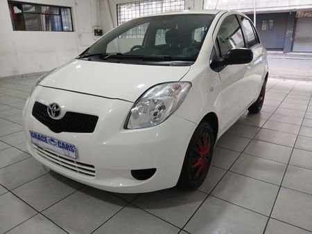 2008-Toyota-Yaris-T3_0