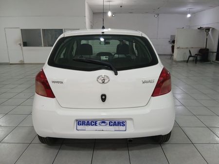 2008-Toyota-Yaris-T3_10