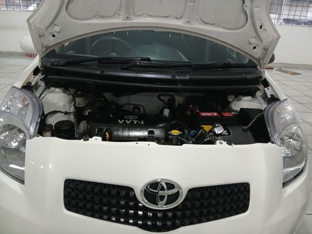 2008-Toyota-Yaris-T3_11