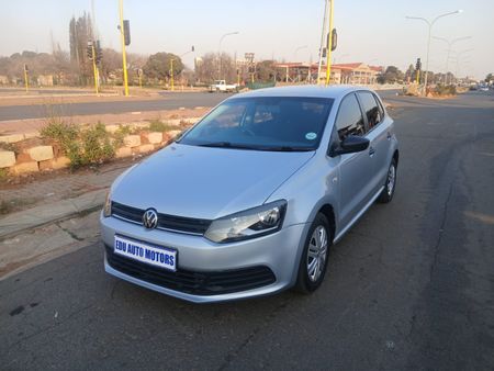 2018-Volkswagen-Polo-Vivo-14_0