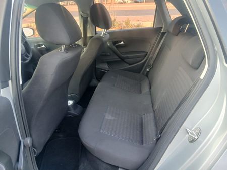 2018-Volkswagen-Polo-Vivo-14_10