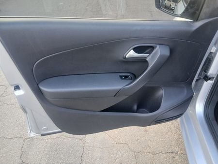 2018-Volkswagen-Polo-Vivo-14_11