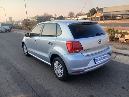 2018-Volkswagen-Polo-Vivo-14_13