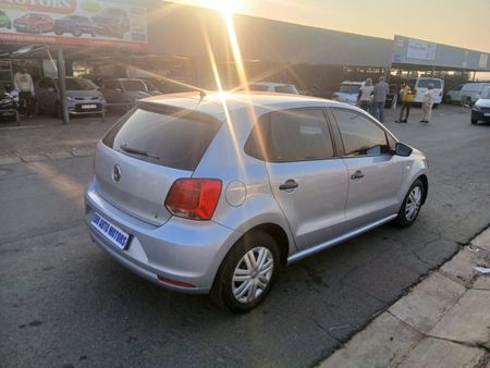 2018-Volkswagen-Polo-Vivo-14_14
