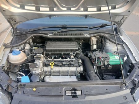 2018-Volkswagen-Polo-Vivo-14_1