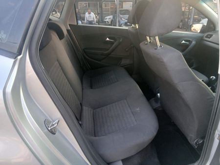 2018-Volkswagen-Polo-Vivo-14_5
