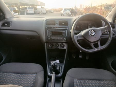 2018-Volkswagen-Polo-Vivo-14_7