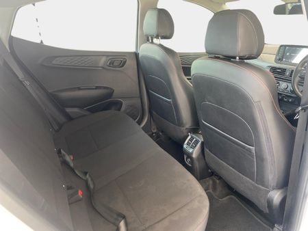 2023-Hyundai-Grand-i10-10-Fluid_9