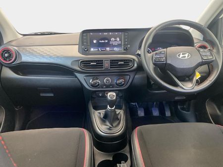 2023-Hyundai-Grand-i10-10-Fluid_10