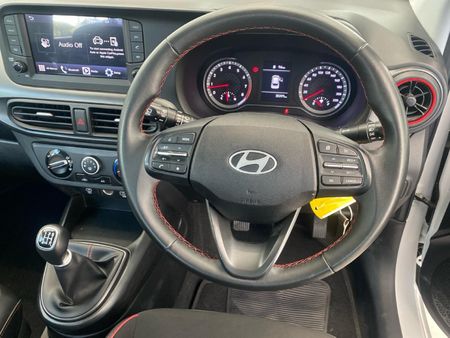 2023-Hyundai-Grand-i10-10-Fluid_14