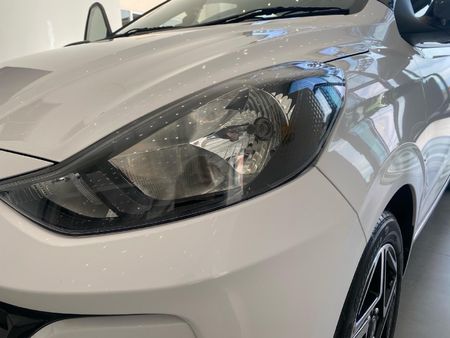 2023-Hyundai-Grand-i10-10-Fluid_17