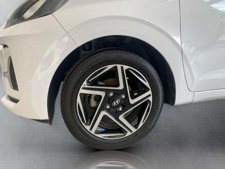 2023-Hyundai-Grand-i10-10-Fluid_19