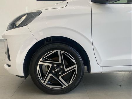 2023-Hyundai-Grand-i10-10-Fluid_6