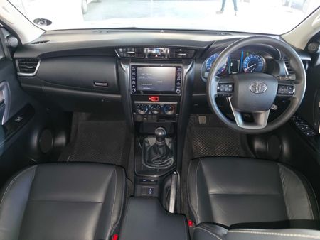 2023-Toyota-Fortuner-24-GD-6-Raised-Body_10