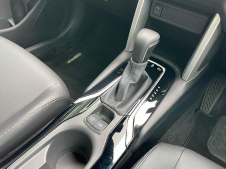2025-Toyota-Corolla-Cross-18-XR-Hybrid_10