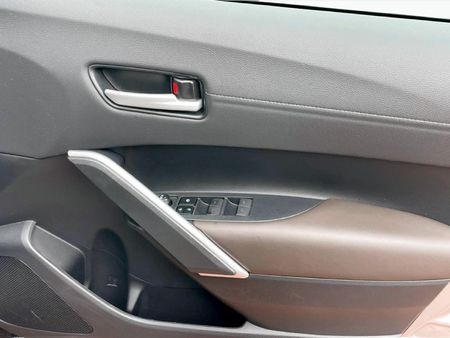 2025-Toyota-Corolla-Cross-18-XR-Hybrid_19