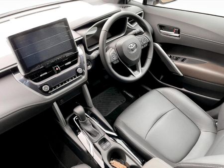 2025-Toyota-Corolla-Cross-18-XR-Hybrid_5