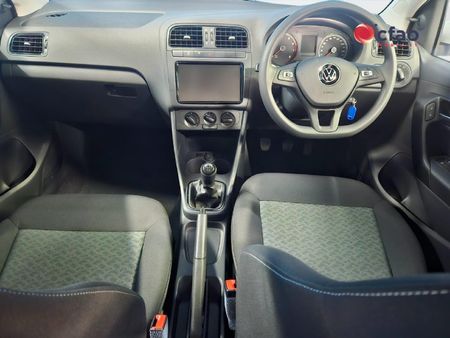 2026-Volkswagen-Polo-Vivo-14-Life_10