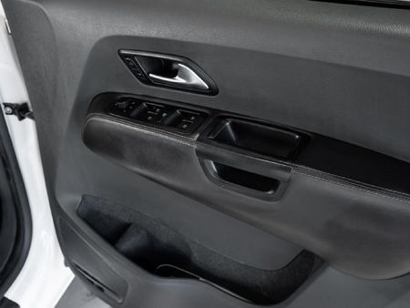 2014-Volkswagen-Amarok-20-TDI-Trendline-103kW-Double-Cab_22