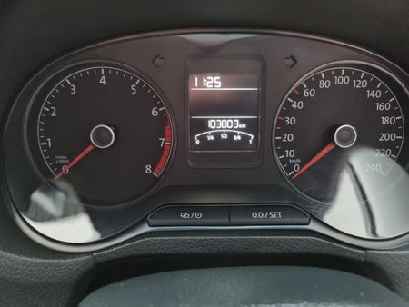 2022-Volkswagen-Polo-Vivo-14-Trendline-5-dr_11