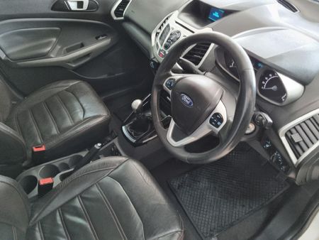 2016-Ford-EcoSport-10-EcoBoost-Titanium_10