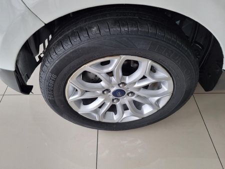 2016-Ford-EcoSport-10-EcoBoost-Titanium_4