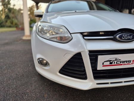 2013-Ford-Focus-20-GDi-Trend_6