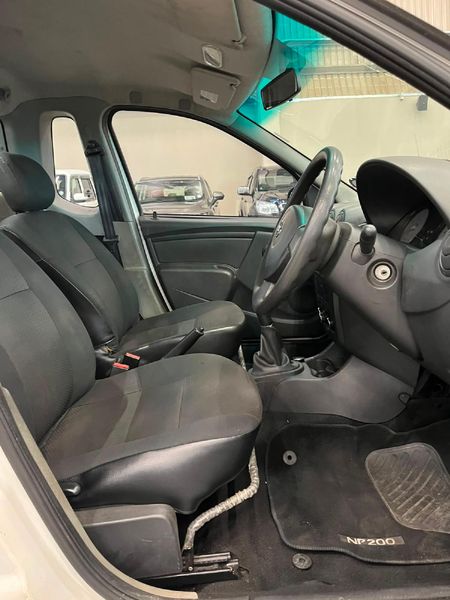 2021-Nissan-NP200-15-dCi-Safety-Pack_11