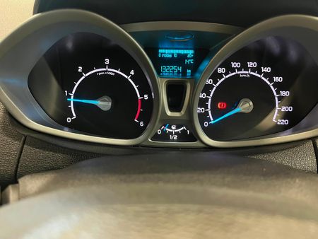 2017-Ford-EcoSport-15-TDCi-Titanium_10