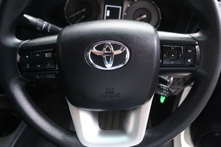 2022-Toyota-Hilux-24-GD-6-Raider-4x4-Auto-Double-Cab_14